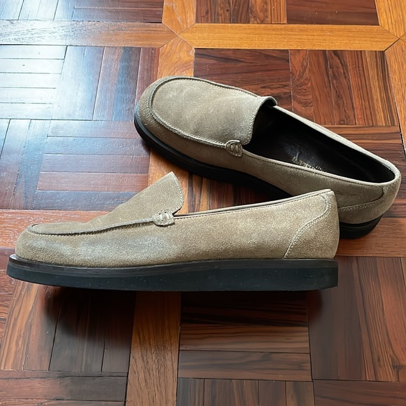 Emporio Armani men’s suede loafers. Made in Italy. Size U.S. 9.5 - Picture 2 of 8